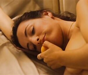 Rosamund Pike, Ayelet Zurer - Fugitive Pieces (2007)