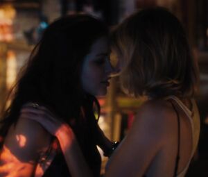 Naomi Watts, Sophie Cookson - Gypsy s01e07 (2017)