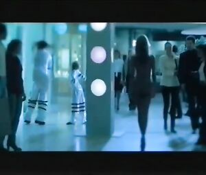 Yes kreditní karta Jana Štefánková nahá v nákupním centru stará reklama (2001)