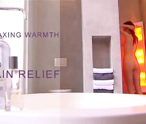 Zonnen onder de douche met Sunshower bij Scheffer Badkamers in Zelhem.