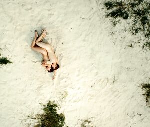 Julia Koschitz - Schweigeminute (2016)