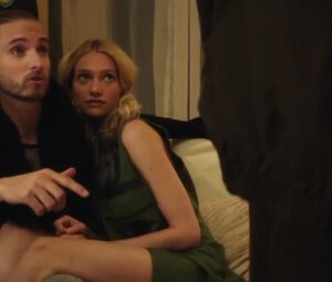 Autumn Kendrick, Claudia Lee, Miranda Rae Mayo - The Girl In The Photographs (2015) Full HD BR (Sex, Nude)