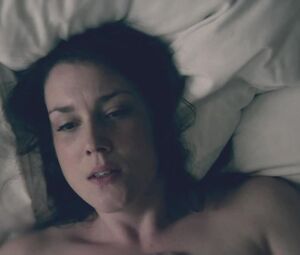 Ginger Gonzaga, Melanie Lynskey - Togetherness S02E01 (2016) (Sex, Tits)