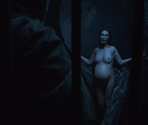 Carice Van Houten - GAME OF THRONES (S02 E04)