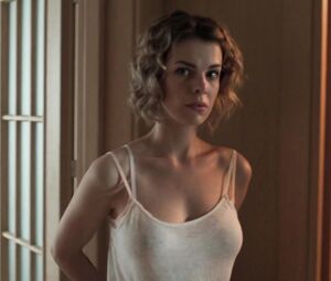 Anna Starshenbaum nude - Volshebnik s01e07 (2019)