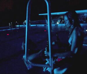 Naked Carolyn Genzkow, Sina Tkotsch, Lynn Femme nude - Der Nachtmahr (2015)