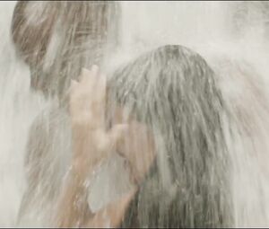 Naked Adriana Ugarte, Berta Vázquez - Palmeras en la nieve (2015)