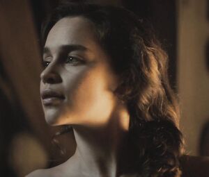 Sex video Emilia Clarke nude - Voice from the Stone (2017)