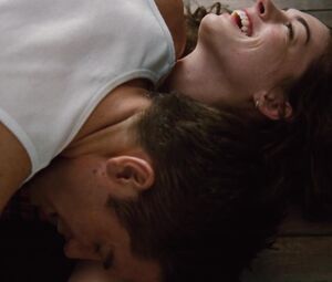 Sex video Anne Hathaway nude - Love and Other Drugs (2010)