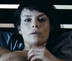 Sex video Lyubov Tolkalina nude - Zapreshchyonnaya realnost (2009)