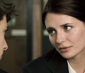 Mischa Barton naked, Emily Meade hot – Assassination of a High School President (2008)