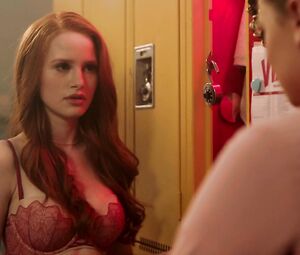 Madelaine Petsch Hot - Riverdale s02e02 (2017)