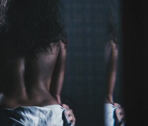 Lyndie Greenwood Naked - Cut to the Chase (2016)