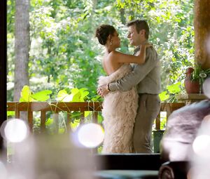 Nathalie Kelley Hot - Dynasty s01e04 (2017)