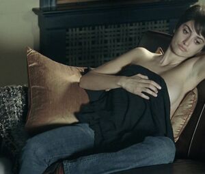 Topless actress Penelope Cruz nude - Elegy (2008)
