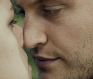 Amalie Lindegaard Nude - Nyforelsket (2017)