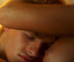 Mening erim uyda porno emas edi