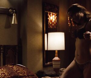 Paula Patton nude - 2 Guns (2013)