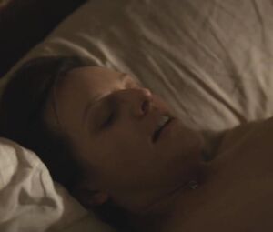 Elisabeth Moss, Linda Ngo - Top Of The Lake S02E05 (2017)