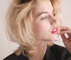 Naked Ana de Armas Sexy - Icon (2016)