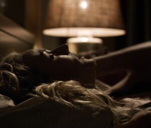 Nackte Diane Kruger, Alejandra Perez โ The Bridge s01e02 (2013)