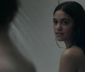 The New Mutants (2020) - Sexy Maisie Williams lesbian moments and more