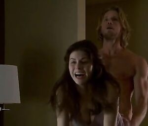 Alexandra Daddario sexy – The Layover (2017)
