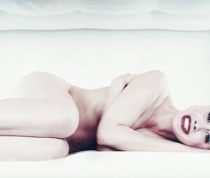 Sarah Gadon sexy โ Antiviral (2012)