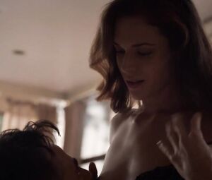 Amanda Righetti Sexy - Colony s01e07 (2016)