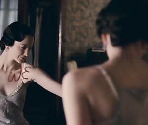 Abbie Cornish Sexy - W.E. (2011)