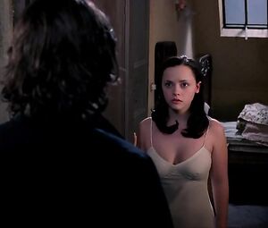 Christina Ricci Sexy - The Man Who Cried (2000)