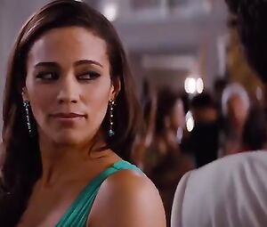 Paula Patton Sexy - Mission Impossible 4 (2011)