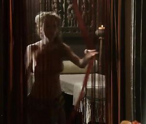 Emily Diamond Nude - Game Of Thrones s01e03 (2011)