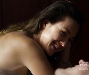 Jane Harber Nude - Offspring s04e10 (2013)