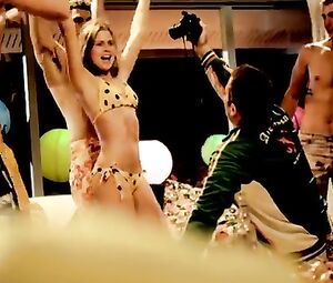 Rose McIver Nude - Blinder (2013)
