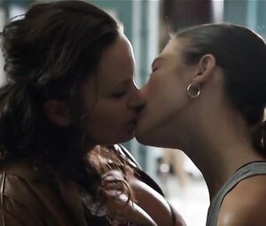 Jitka Cvancarova, Jana Kolesarova Nude - Az po usi s01e07-08 (2014)