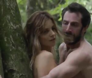 Carolina Chalita sexy - Amor De 4-s01e05 (2017)