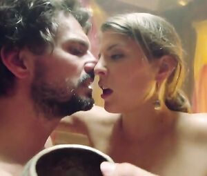 Maike Johanna Reuter Nude - Einstein s01e05 (2017)