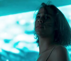 Maureen Sebastian, etc Nude - Oasis s01e01 (2017)