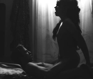 Jessy Moravec Nude - Lasst die Alten sterben (2017)