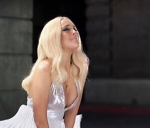 Lindsay Lohan sexy – InAPPropriate Comedy (2013)