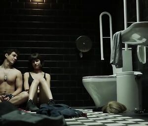 รrsula Corberรณ Sexy - La Casa de Papel s01e07 (2017)
