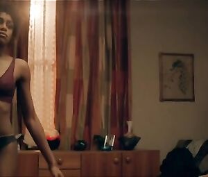 Simona Brown nude – Kiss Me First s01e03 (2018)