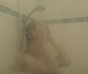 Susanne Bredehoft nude - Dunnes Eis (2018)