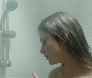 Irina Martynenko nude - Proigrannoe mesto (2018)