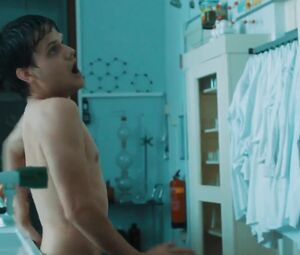 Abbey Hoes, Danielle Koppers nude - Fissa (2016)